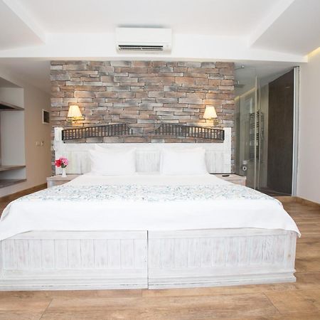Dedeminn Marina Hotel 교젝 외부 사진