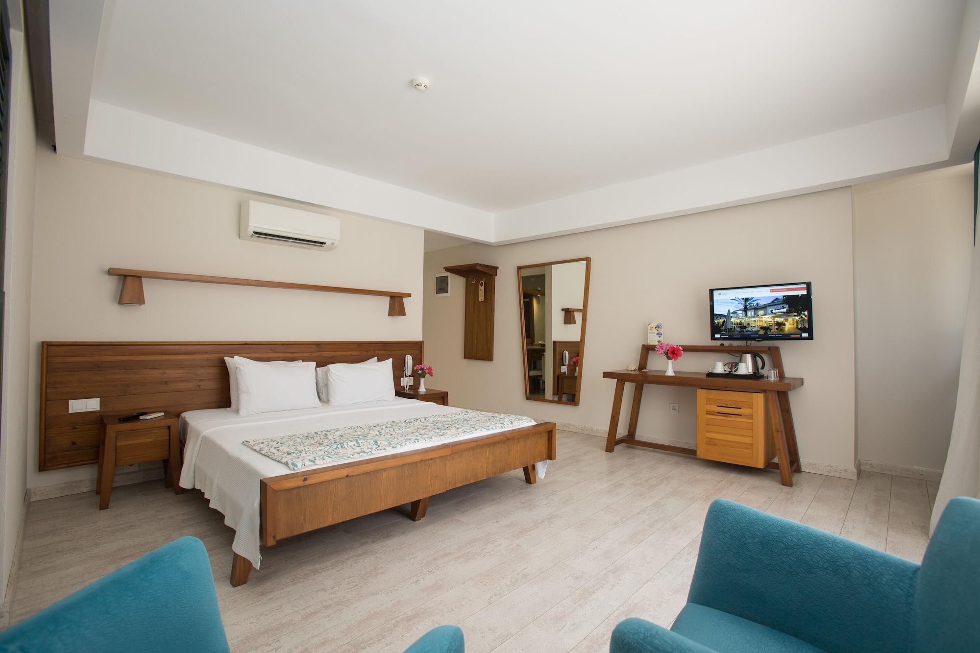 Dedeminn Marina Hotel 교젝 외부 사진