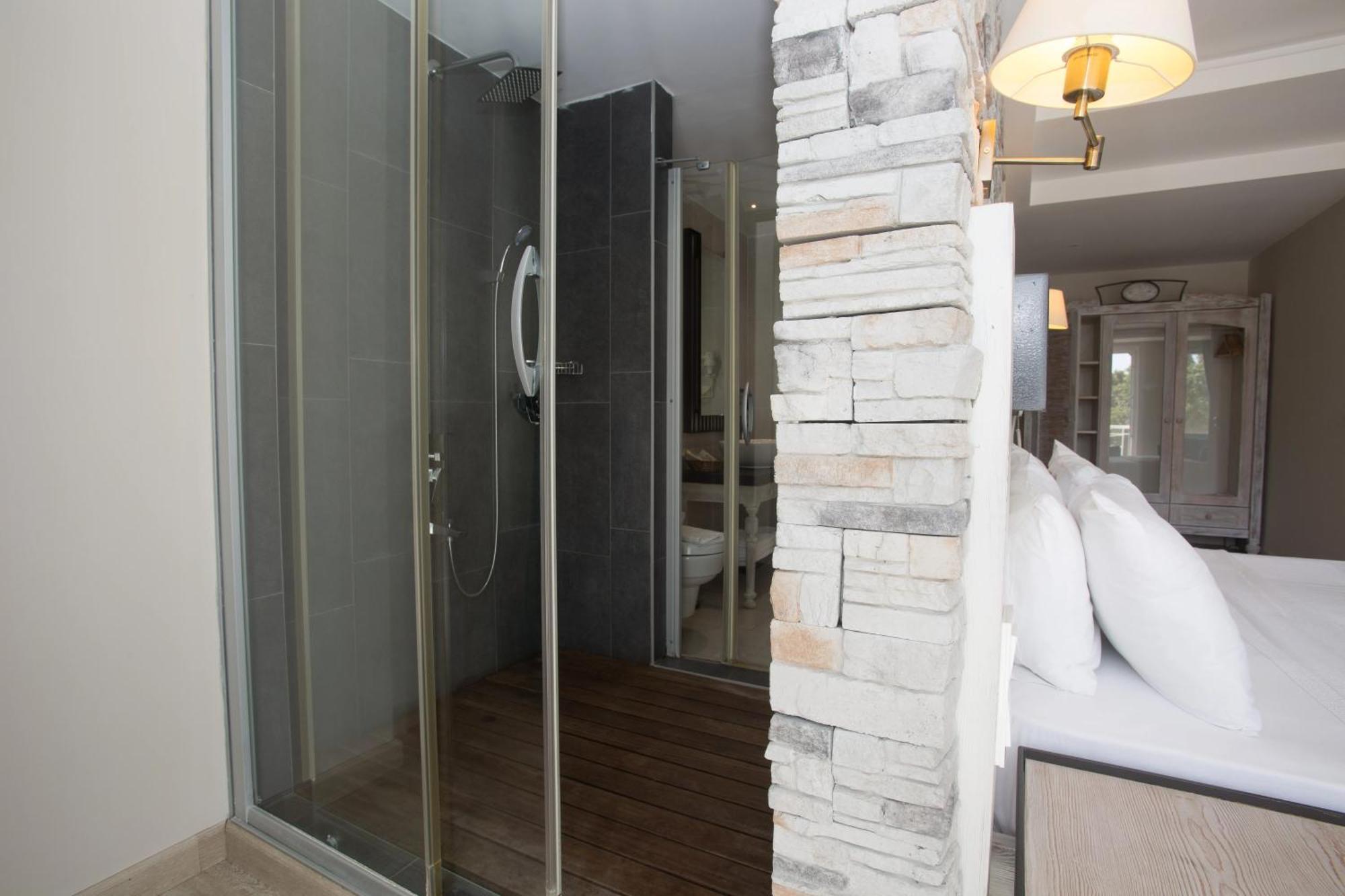 Dedeminn Marina Hotel 교젝 외부 사진