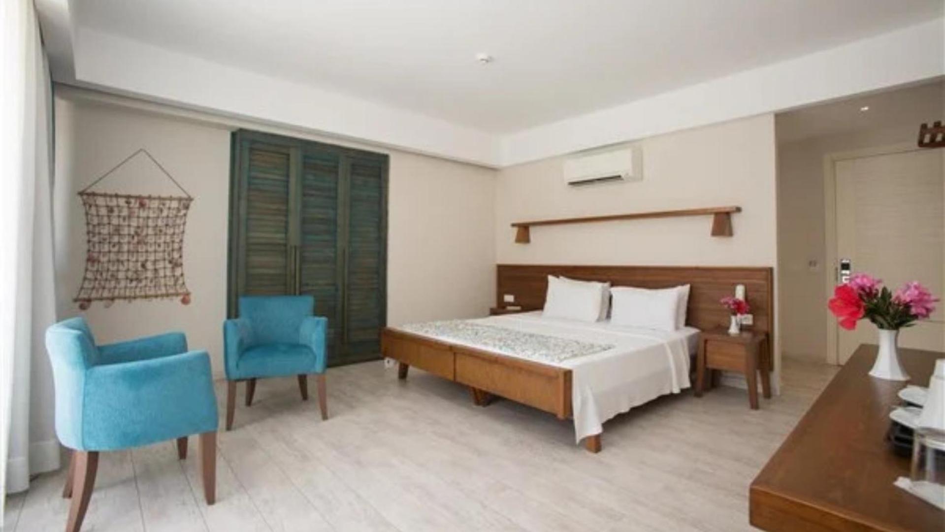 Dedeminn Marina Hotel 교젝 외부 사진