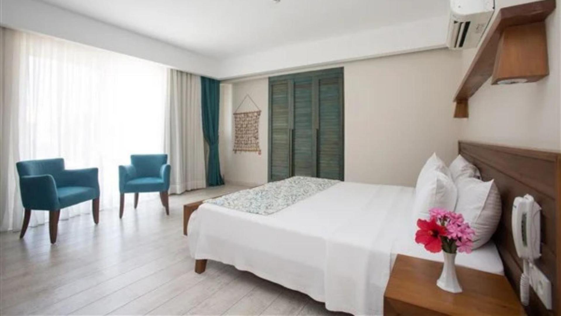 Dedeminn Marina Hotel 교젝 외부 사진