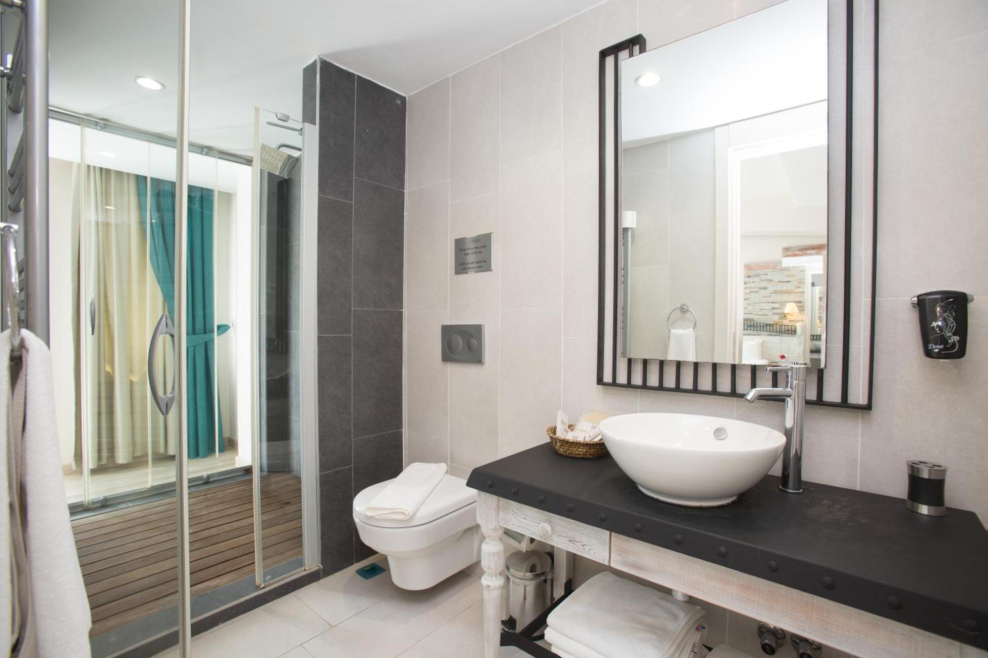 Dedeminn Marina Hotel 교젝 외부 사진