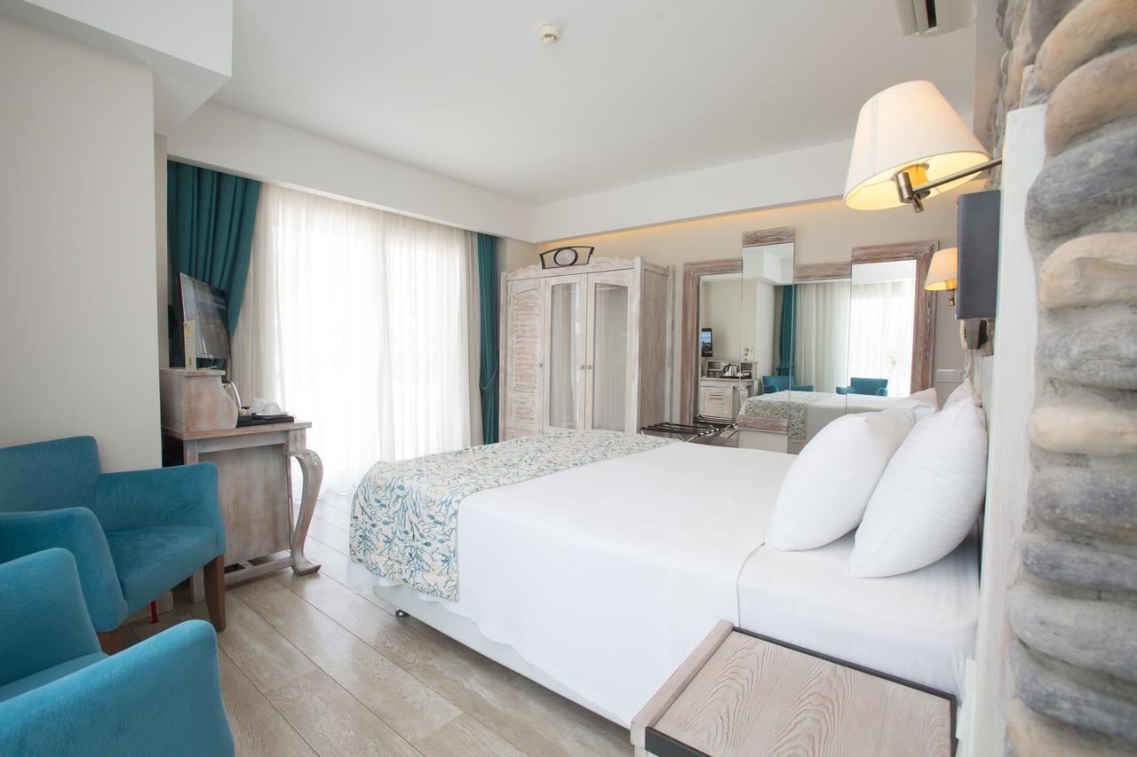 Dedeminn Marina Hotel 교젝 외부 사진