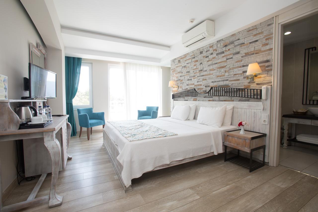 Dedeminn Marina Hotel 교젝 외부 사진