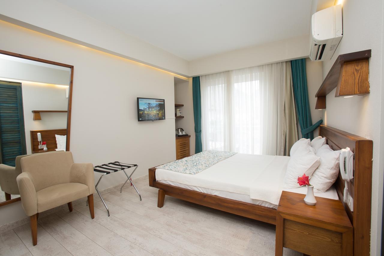 Dedeminn Marina Hotel 교젝 외부 사진