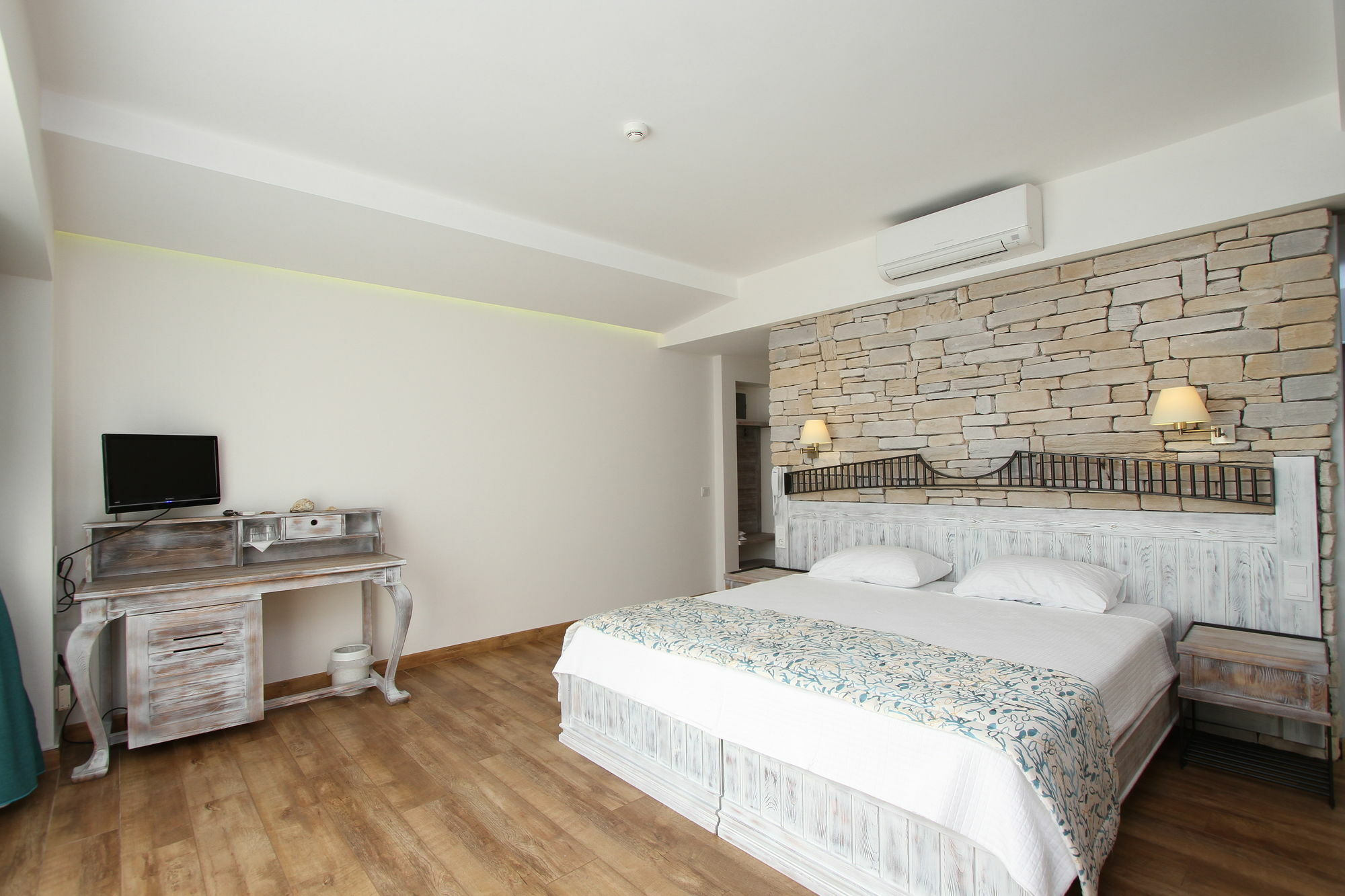 Dedeminn Marina Hotel 교젝 외부 사진