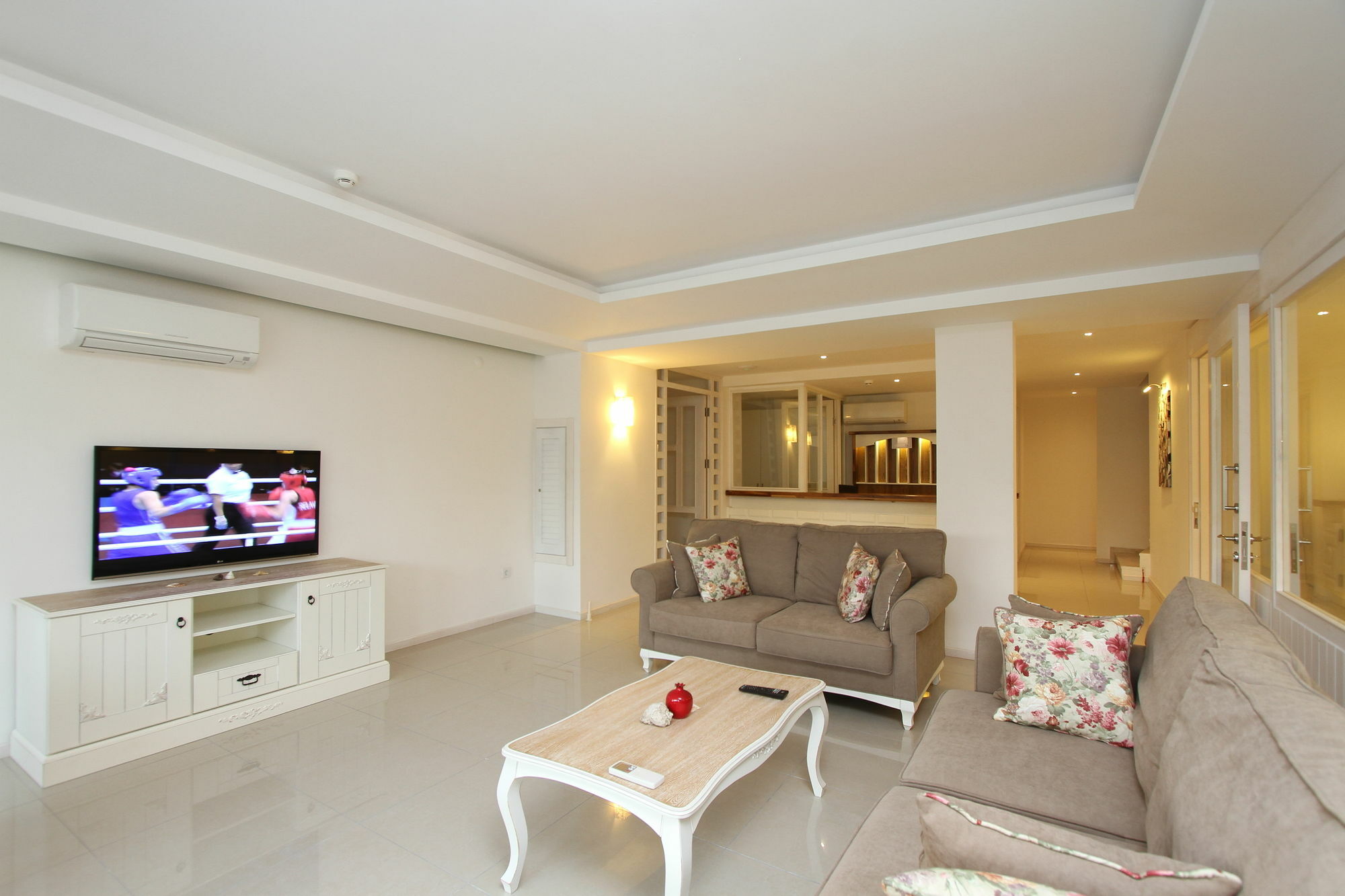 Dedeminn Marina Hotel 교젝 외부 사진
