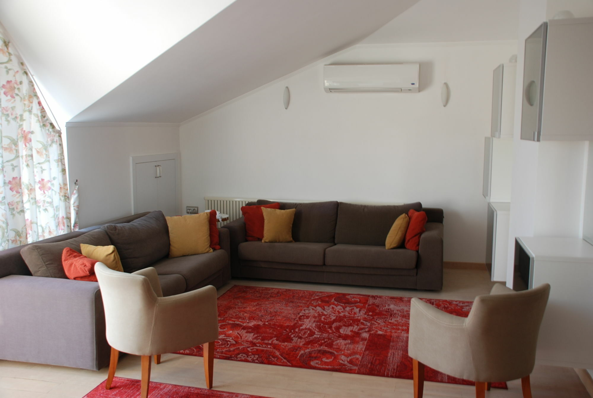 Dedeminn Marina Hotel 교젝 외부 사진