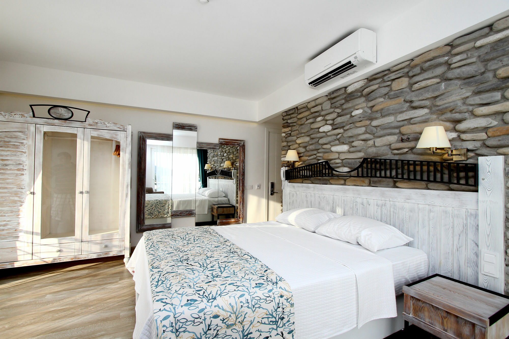 Dedeminn Marina Hotel 교젝 외부 사진