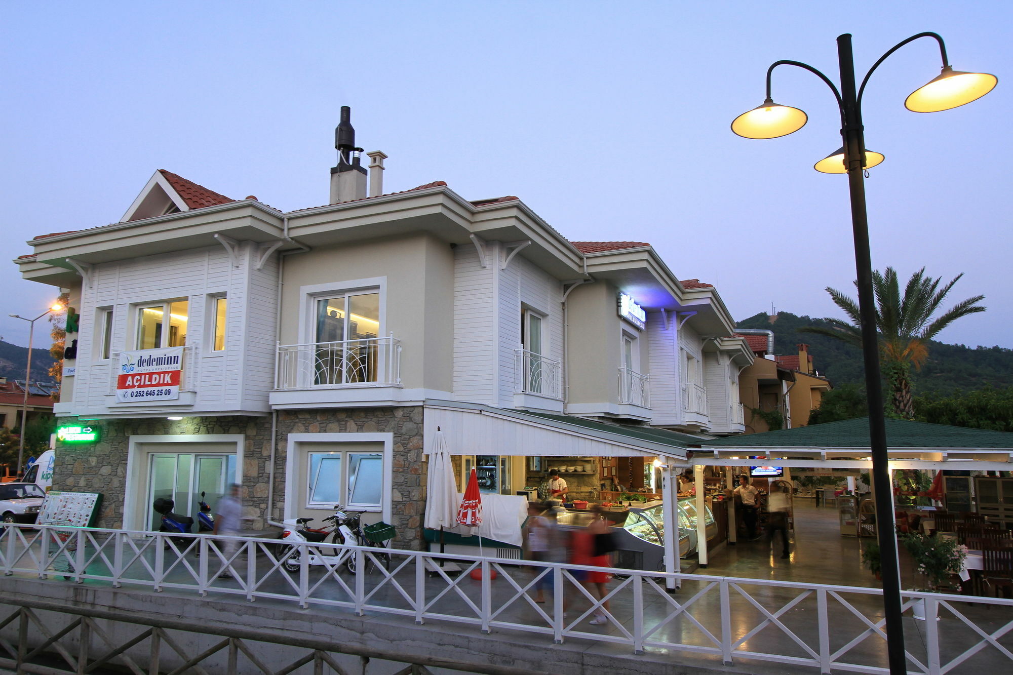 Dedeminn Marina Hotel 교젝 외부 사진