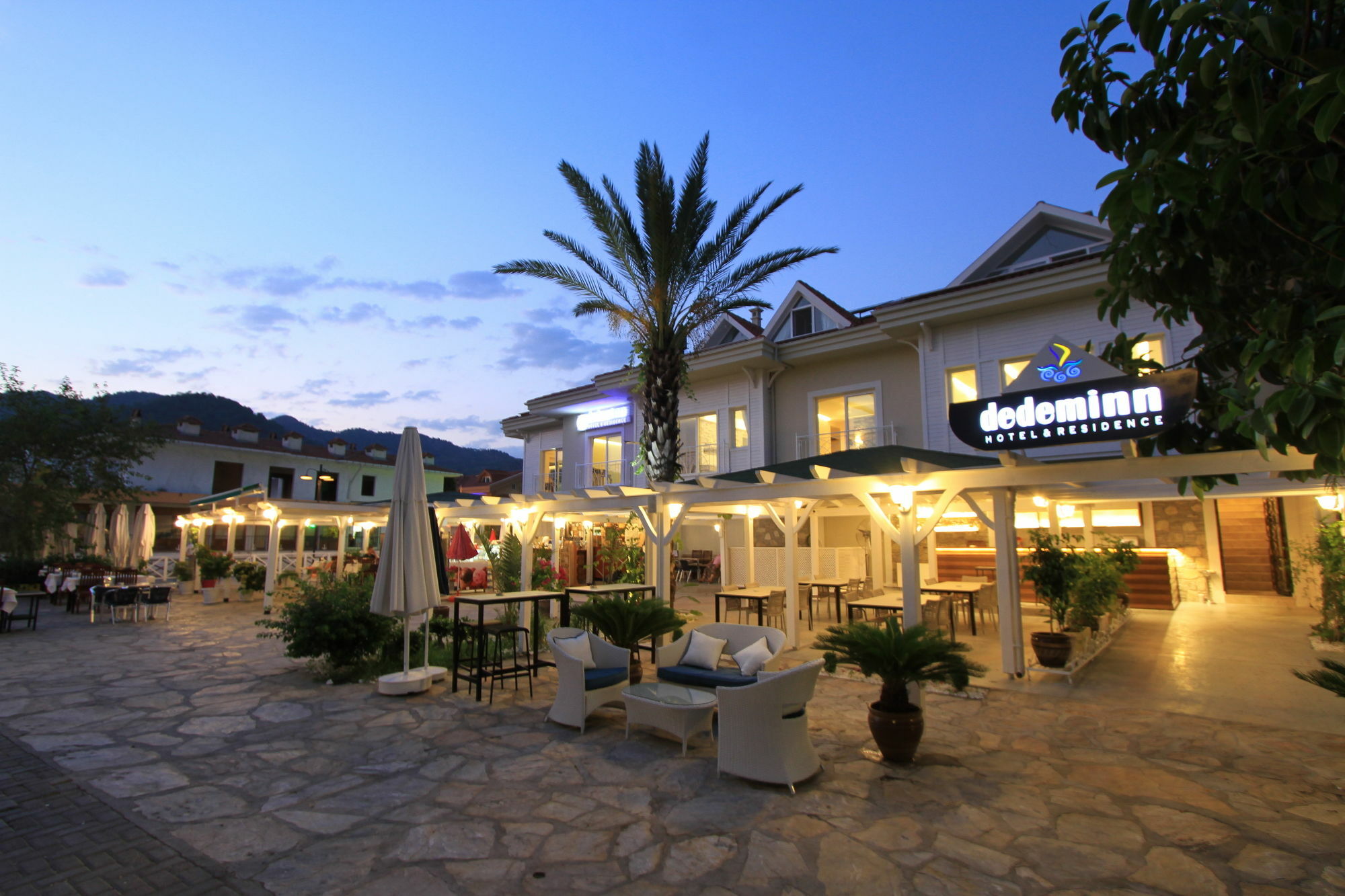 Dedeminn Marina Hotel 교젝 외부 사진